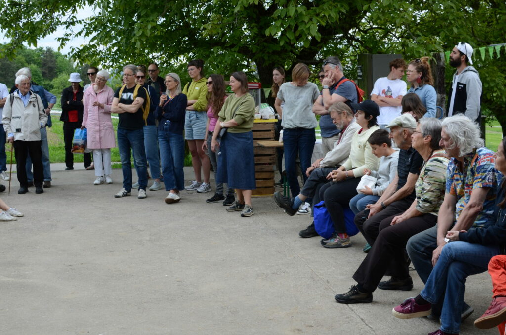 Publikum beim Auftritt der Liedermacherin Irene Mazza.