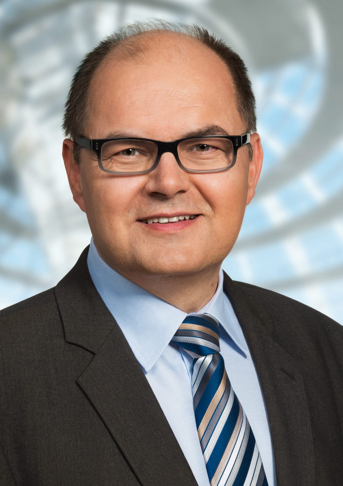 „Christian Schmidt (CSU) 2013“ von Thomas Lother. Lizenziert unter CC BY-SA 3.0 de über Wikimedia Commons - 